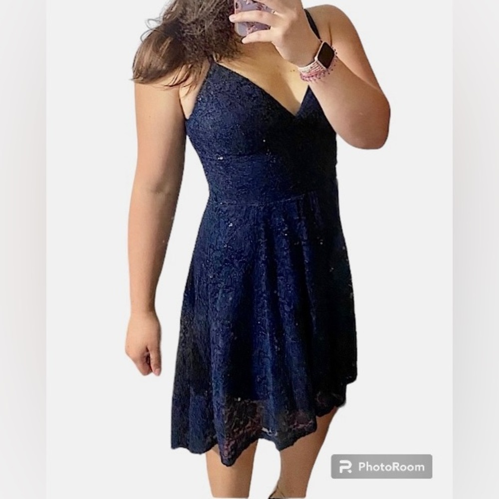 NWT Lace Navy High-Low Flowy Dress ✨